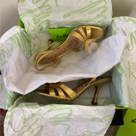NEW IN BOX Sam Edelman Gold Heels with Floral Accent Size 6.5 Delicate - Picture 11 of 13